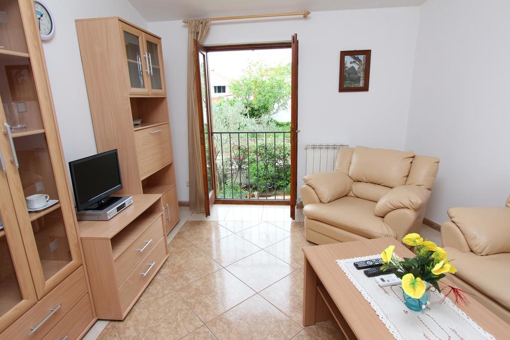 Guest House Liliana روفينج الغرفة الصورة