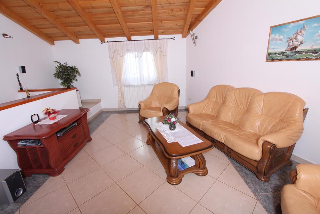 Guest House Liliana روفينج الغرفة الصورة