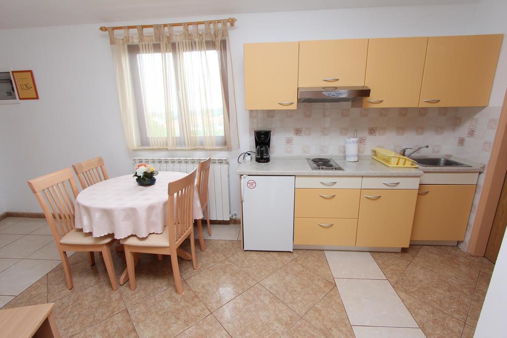 Guest House Liliana روفينج الغرفة الصورة